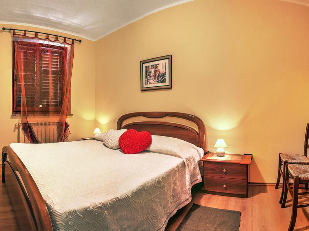Apartment Agroturizam Radesic Buje Luaran gambar